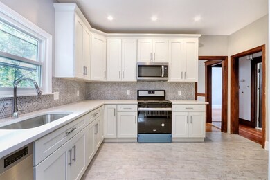 59 Manthorne Rd unit 2, West Roxbury, MA 02132 - photo 3