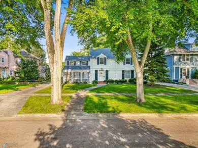 1326 9th St S, Fargo, ND 58103 - photo 2