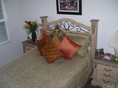 Downstairs Bedroom with Full bathroom