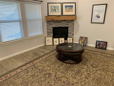 1909 Glenbrook Dr, Shawnee, OK 74804 - photo 4