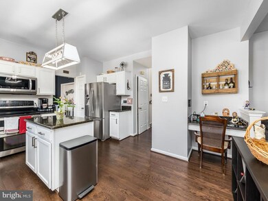 17023 Cass Brook Ln, Woodbridge, VA 22191 - photo 6