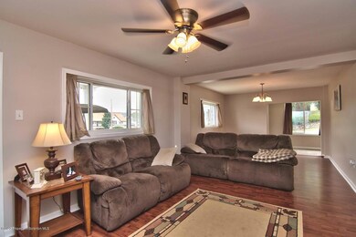 320 Cherry St, Dunmore, PA 18512 - photo 5