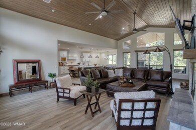 006_Living Room