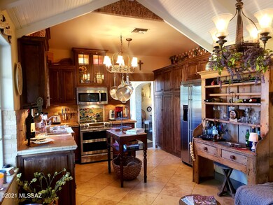 Amazing Tuscan kitchen