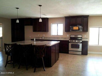 313 W Saddle Mountain Kitchen view 2