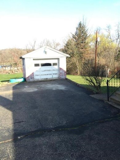 Detached Garage
