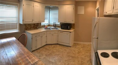 1552 Mapledale Rd, Wickliffe, OH 44092 - photo 3