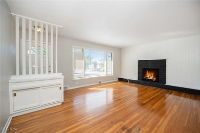 4391 Glenmere Cir, Cleveland, OH 44128 - photo 5