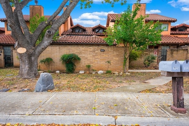 1123 Lois St, Kerrville, TX 78028 - photo 3