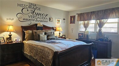 17 Sterling Ct, Perth Amboy, NJ 08861 - photo 7