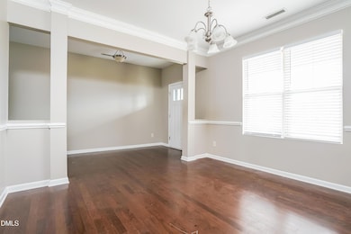 005-photo-dining-room-8025174