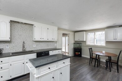 13 Mazzilli Dr, Carver, MA 02330 - photo 4