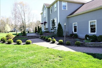 16 Bicknell Dr, Mendon, MA 01756 - photo 3