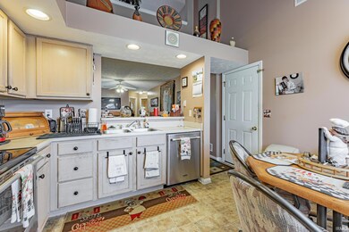 5755 River Walk Cir, Newburgh, IN 47630 - photo 7