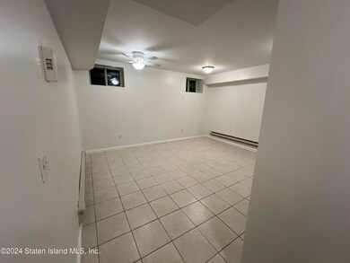 32 Trina Ln, Staten Island, NY 10309 - photo 4