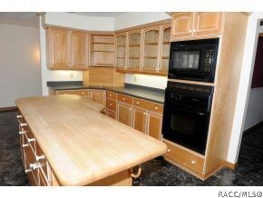 gourmet kitchen