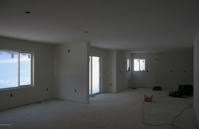 Living rm, dining area, kitchen