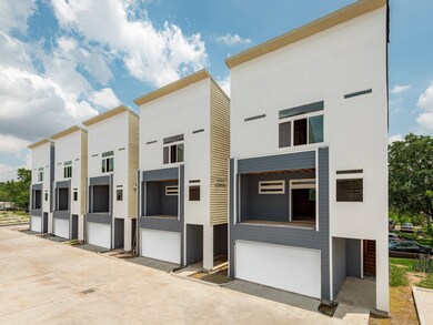 4712 Independence Heights Ln, Houston, TX 77018 - photo 2