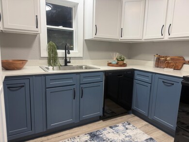 328 N Taylor St, Gainesville, TX 76240 - photo 4