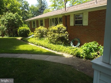 9 Locust St, Tamaqua, PA 18252 - photo 4