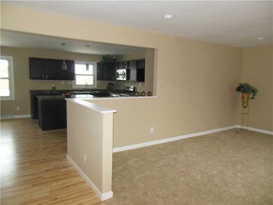 4710 Woodcrest Dr, Columbus, IN 47203 - photo 5