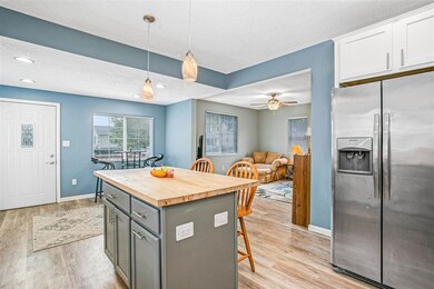 2422 Carey Ave, Davenport, IA 52803 - photo 6