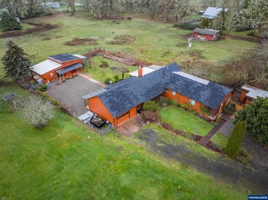 909 N Curry Rd, Roseburg, OR 97471 - photo 6