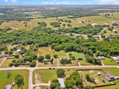 190 Valley Lake Ln, Springtown, TX 76082 - photo 3