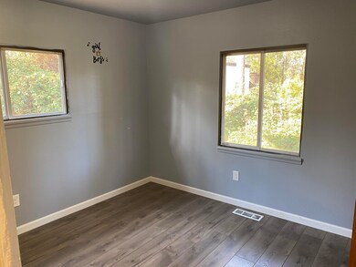 141 Moss Ln, Grants Pass, OR 97527 - photo 5