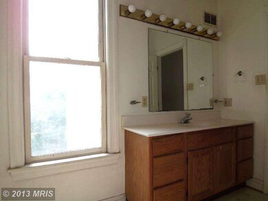 42 N Locust St, Hagerstown, MD 21740 - photo 4