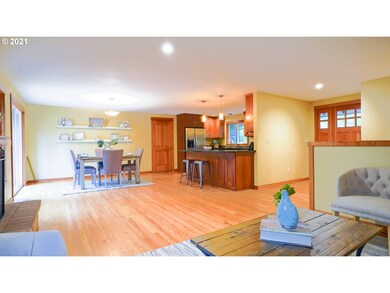 2433 Woodhill Ct, West Linn, OR 97068 - photo 4