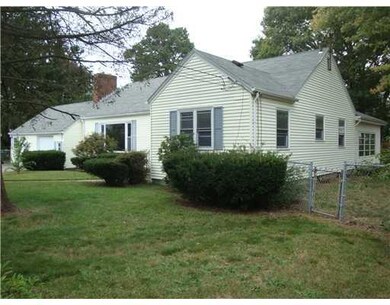 1 Kiwanee Rd, Warwick, RI 02888 - photo 2