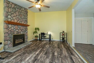 16-web-or-mls-15RollingHillsRd-16