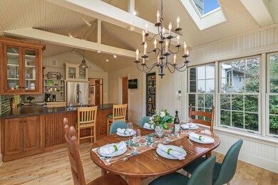 Eat-in Kitchen