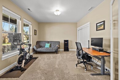 1203 SW Mcclellan Ln, Bend, OR 97702 - photo 5