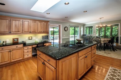 Plenty of Cabinet/Counter Space