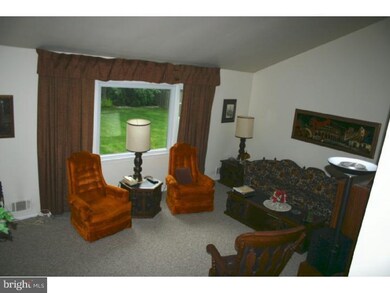 8 Leshin Ln, Hightstown, NJ 08520 - photo 3