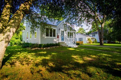 611 Flanders St, Chelsea, MI 48118 - photo 2