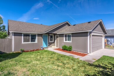 1215 SW 32nd Ct, Redmond, OR 97756 - photo 3