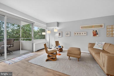 4515 Willard Ave, Chevy Chase, MD 20815 - photo 4