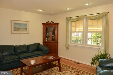 910 Monroe St, Annapolis, MD 21403 - photo 6