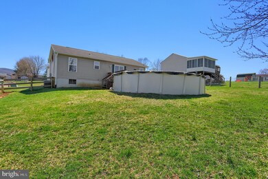 2715 Tattoo Dr, Chambersburg, PA 17202 - photo 3