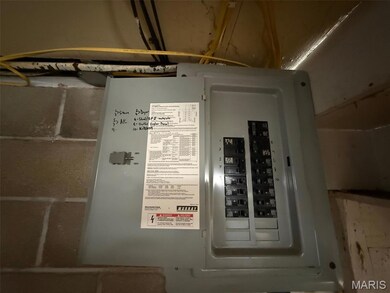 1224 W Jefferson St, Vandalia, IL 62471 - photo 7