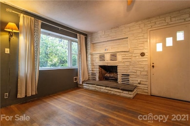 1669 Howard Gap Rd, Hendersonville, NC 28792 - photo 6