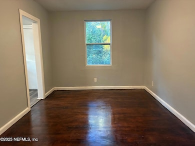 557 Chestnut Dr, Jacksonville, FL 32208 - photo 3