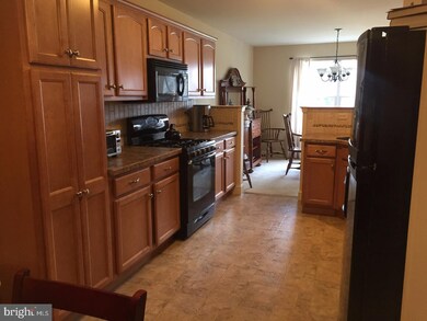 6953 Hunt Dr, Macungie, PA 18062 - photo 5