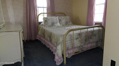 MASTER BED