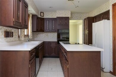 4328 48th St, Des Moines, IA 50310 - photo 6