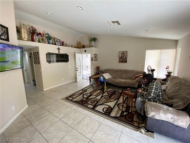 1904 Klamath Falls Way, Las Vegas, NV 89128 - photo 5