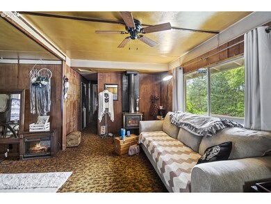 403 Azalea Dr, Grants Pass, OR 97526 - photo 3